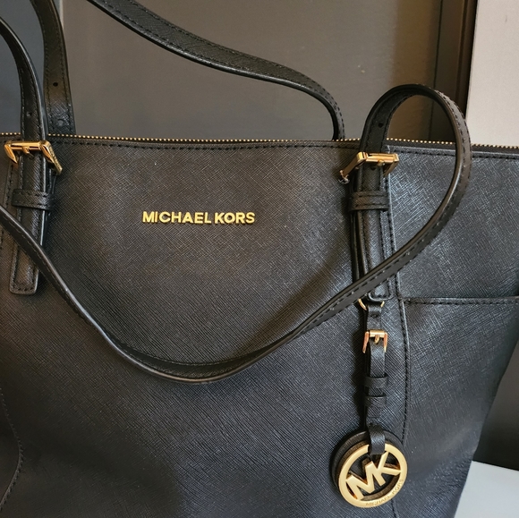COPY - Micheal Kors Shoulder Bag - Picture 6 of 11